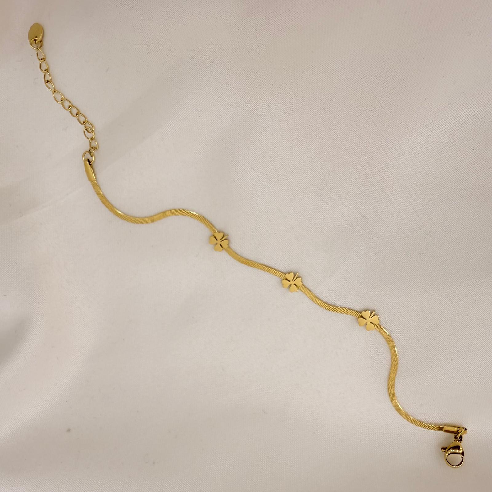 Çelik Gold Kalpli Yoncalı İnce İtalyan Bileklik